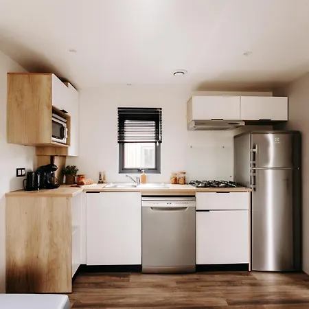 Slow Village Pornic 캠프장 4*