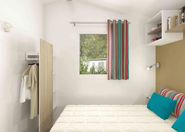 キャンプ場 Slow Village Pornic 4*