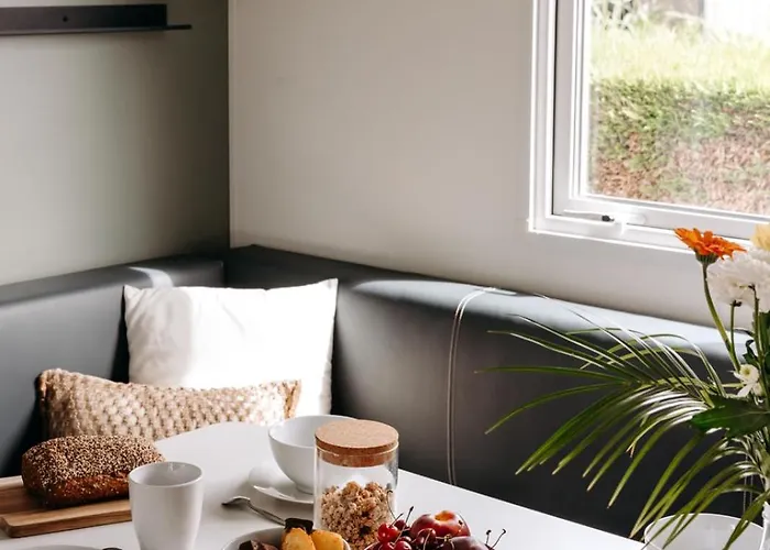 Slow Village Pornic キャンプ場 4*