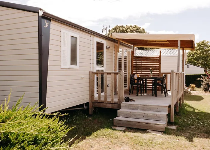 キャンプ場 Slow Village Pornic ラ・プレンヌ・シュル・メール