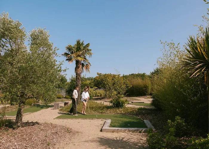 キャンプ場 Slow Village Pornic 4*